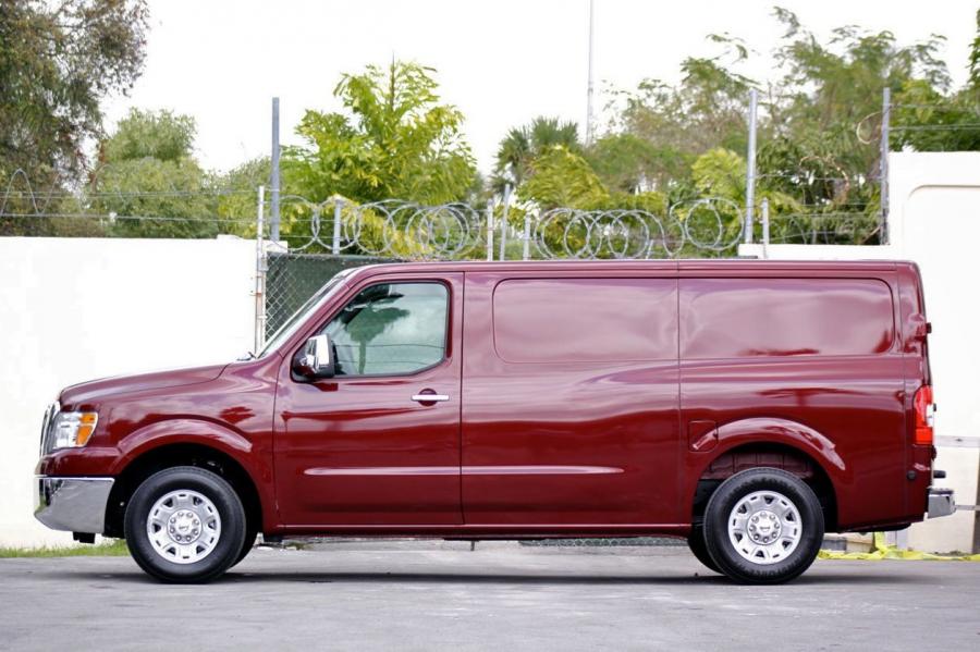  Nissan NV2500 HD 2012 года  (фото 5 из 38)